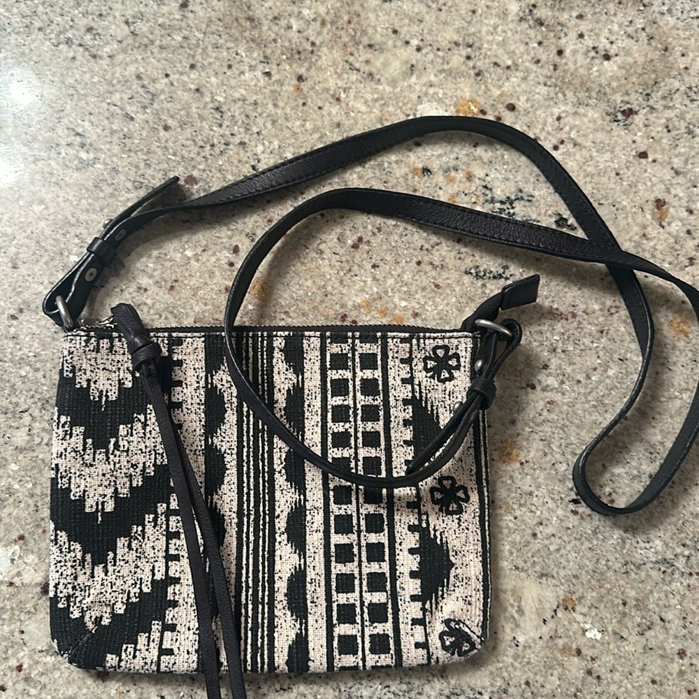 NWOT Lucky 🍀 Brand Crossbody - Reversible Black Leather to Fabric